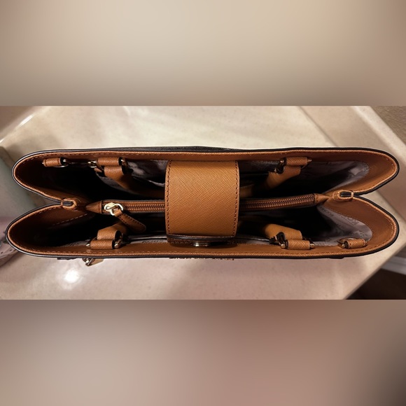 🌸 Michael Kors Women's Hailee Floral Studded  NWOT🌸 - Picture 8 of 10